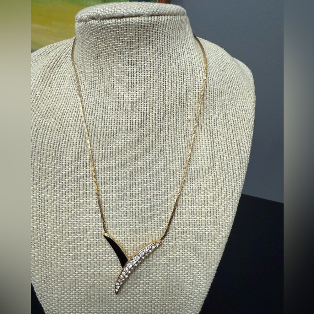 Vintage Trifari Necklace 15” long enamel rhinestones signed‎ designer jewelry